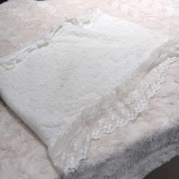White lace scarf - Picture 7 of 7